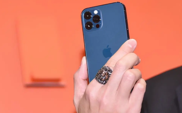 饶河苹果手机维修分享iPhone12系列重启方法教程 
